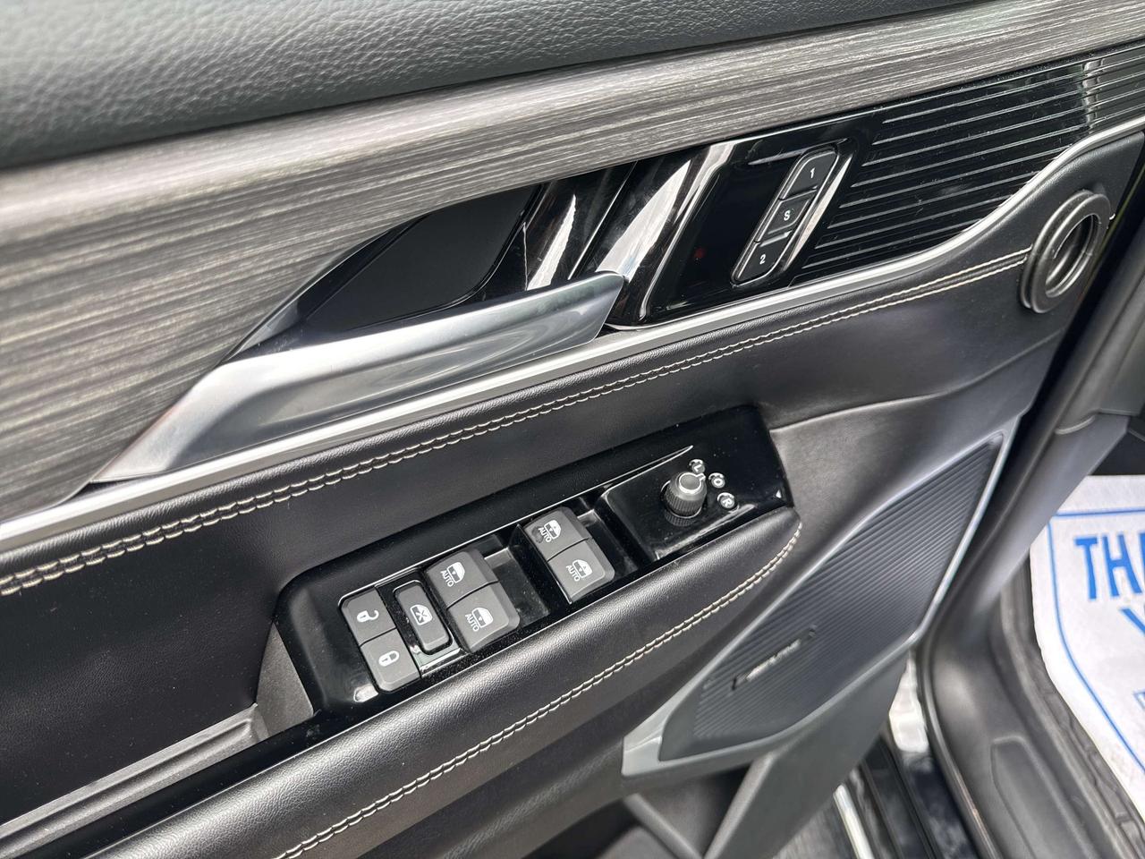 2023 Jeep Wagoneer Series III - Nav - Adaptive Cruise Photo