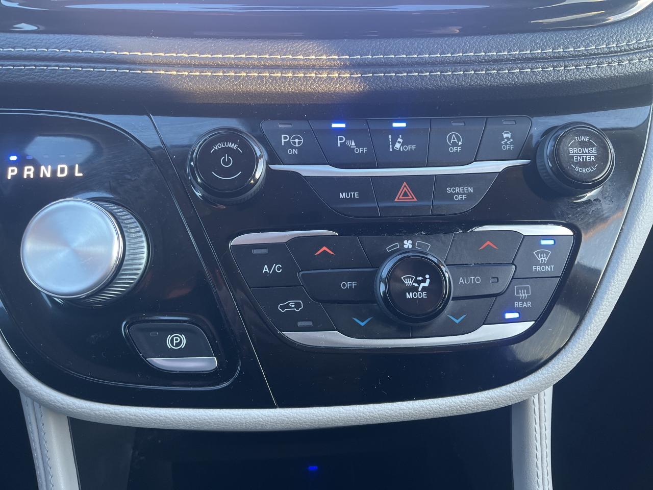 2022 Chrysler Pacifica Limited - Pano Sunroof - Rear Entertainment Photo