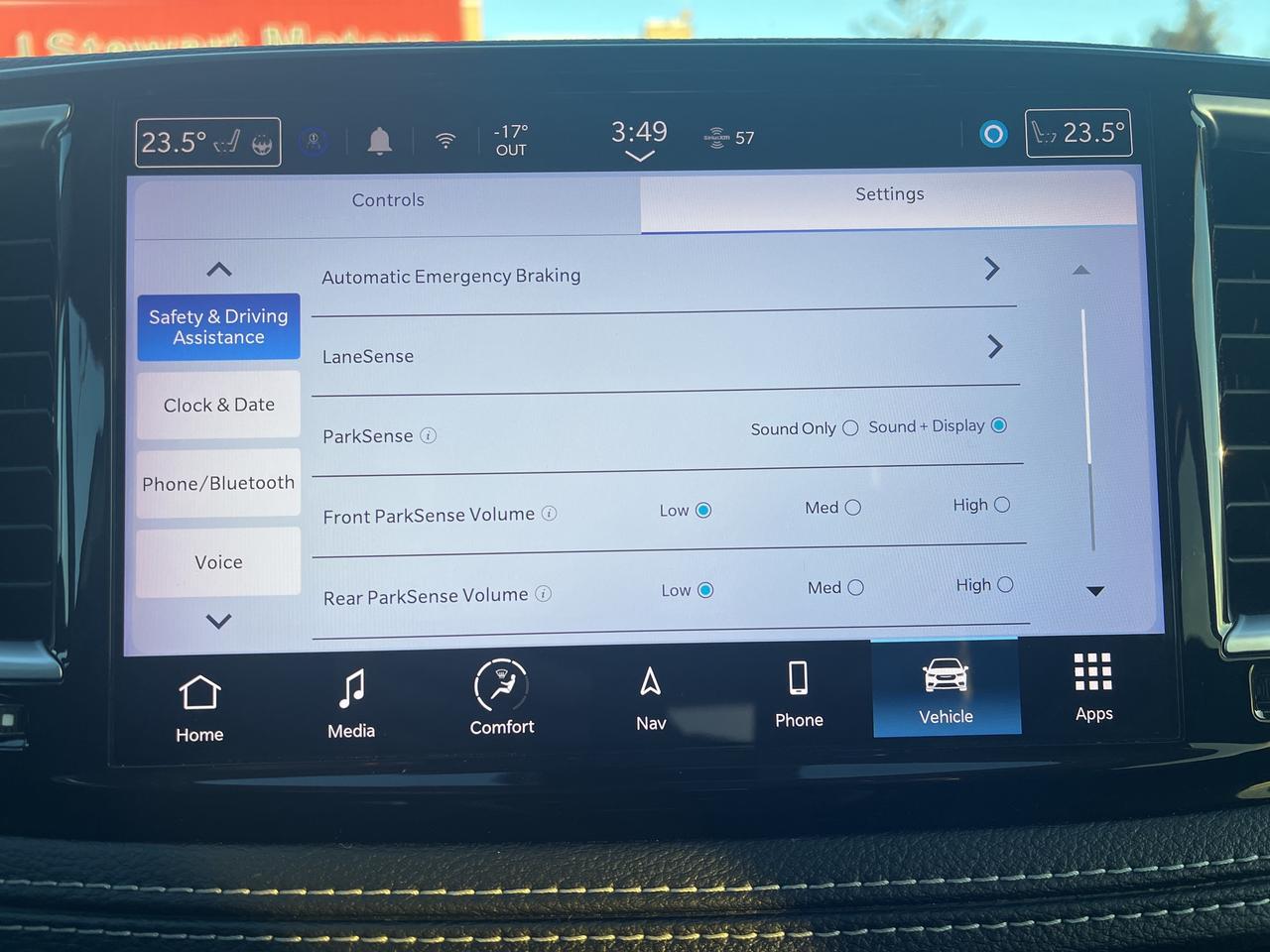 2022 Chrysler Pacifica Limited - Pano Sunroof - Rear Entertainment Photo