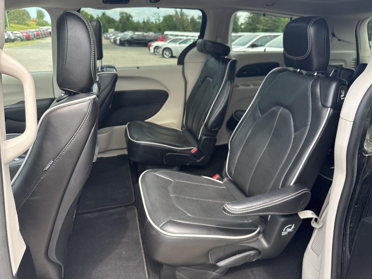 2022 Chrysler Pacifica Limited - Pano Sunroof - Rear Entertainment Photo