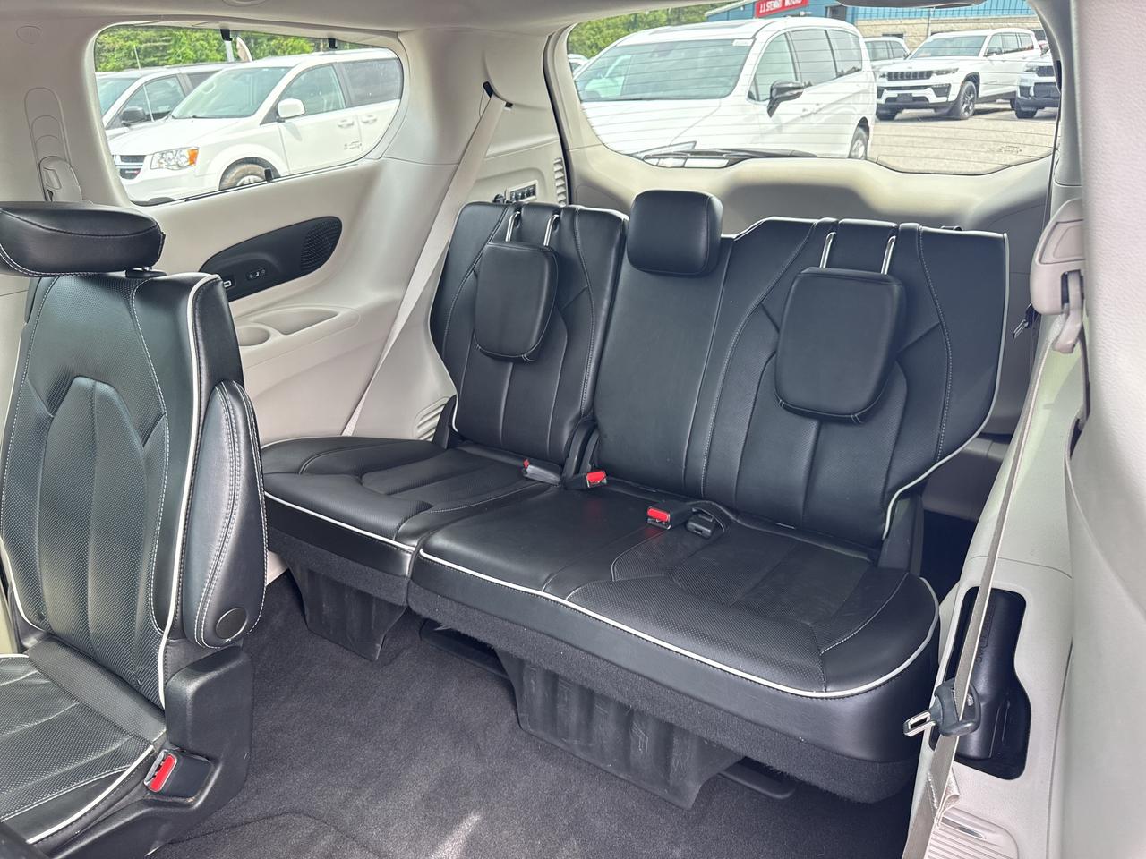 2022 Chrysler Pacifica Limited - Pano Sunroof - Rear Entertainment Photo