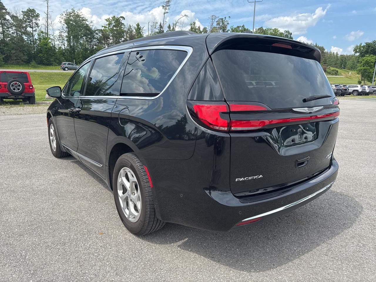 2022 Chrysler Pacifica Limited - Pano Sunroof - Rear Entertainment Photo