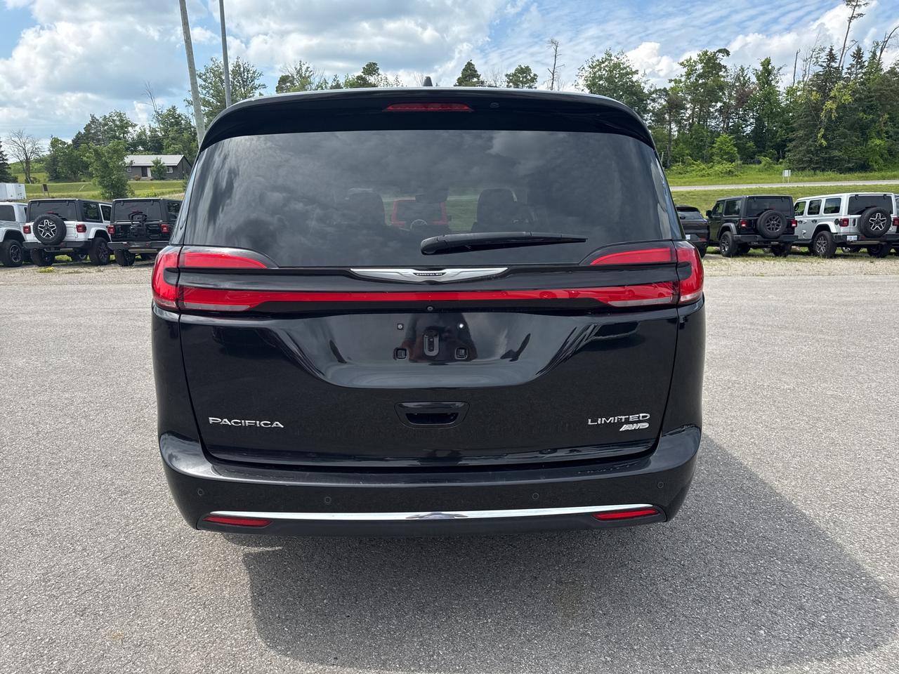 2022 Chrysler Pacifica Limited - Pano Sunroof - Rear Entertainment Photo