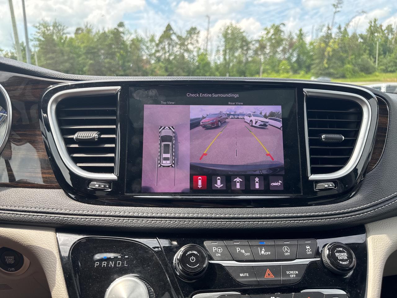 2022 Chrysler Pacifica Limited - Pano Sunroof - Rear Entertainment Photo