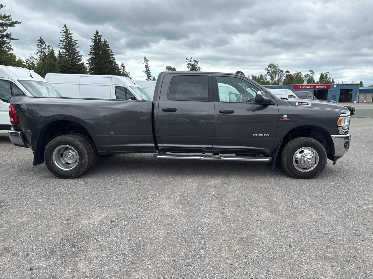 2022 RAM 3500 Big Horn - Htd Seats/Wheel - 5th Whl/Gooseneck Photo
