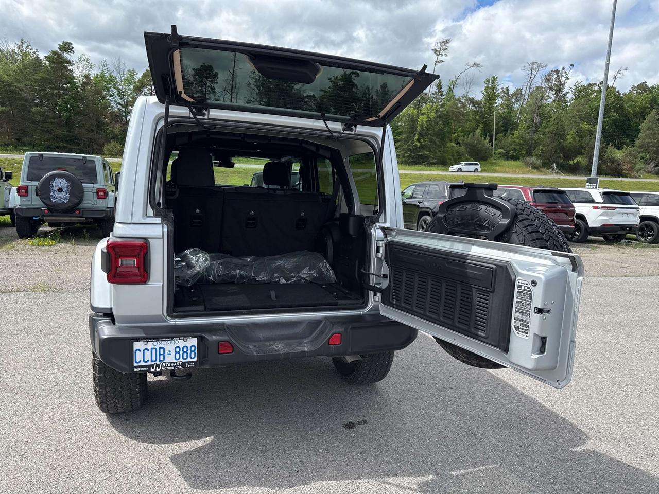2024 Jeep Wrangler Sahara - Htd Seats/Wheel - Adaptive Cruise Photo