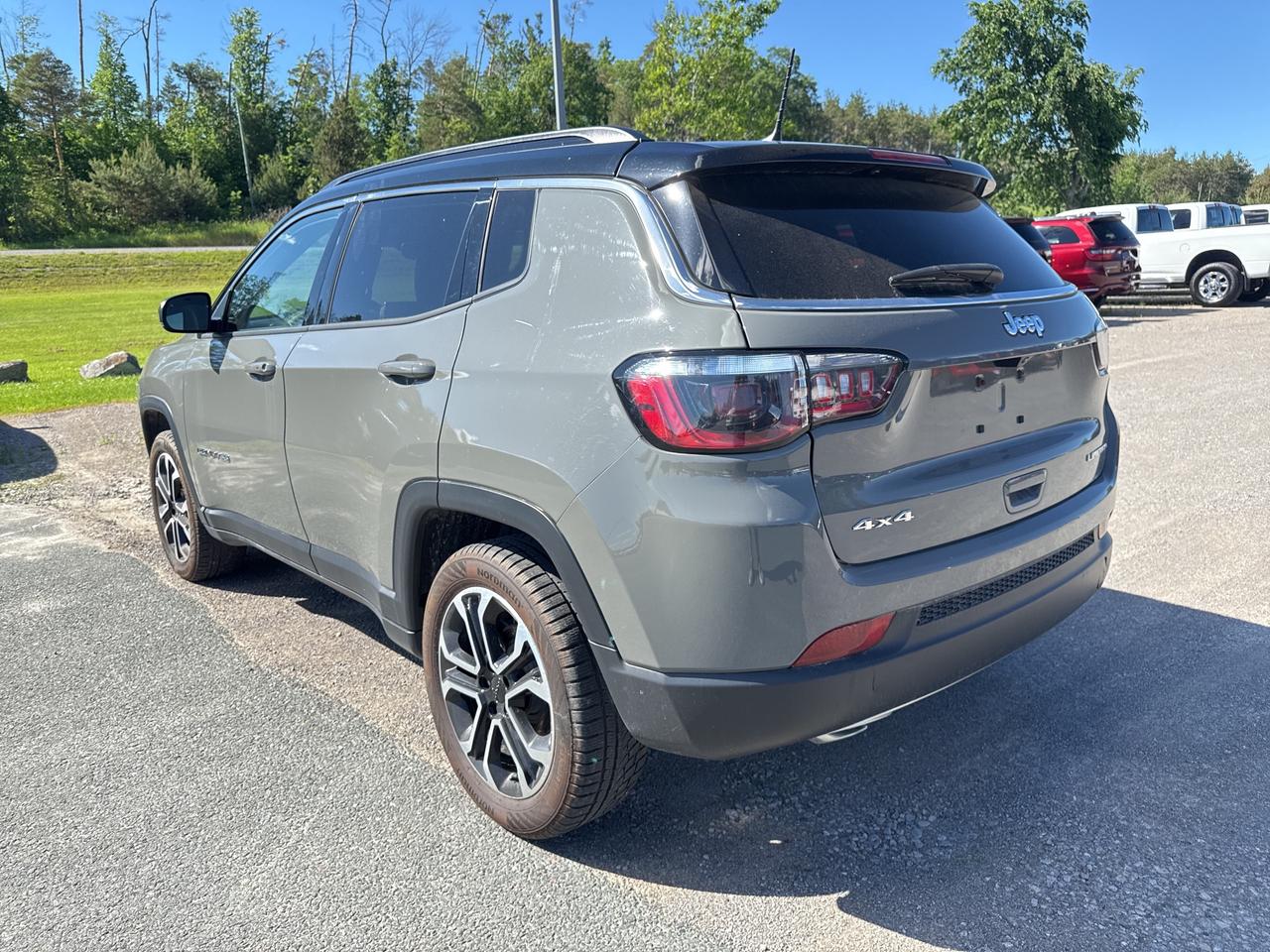 2023 Jeep Compass Limited - Pano Sunroof - Htd Leather/Wheel Photo