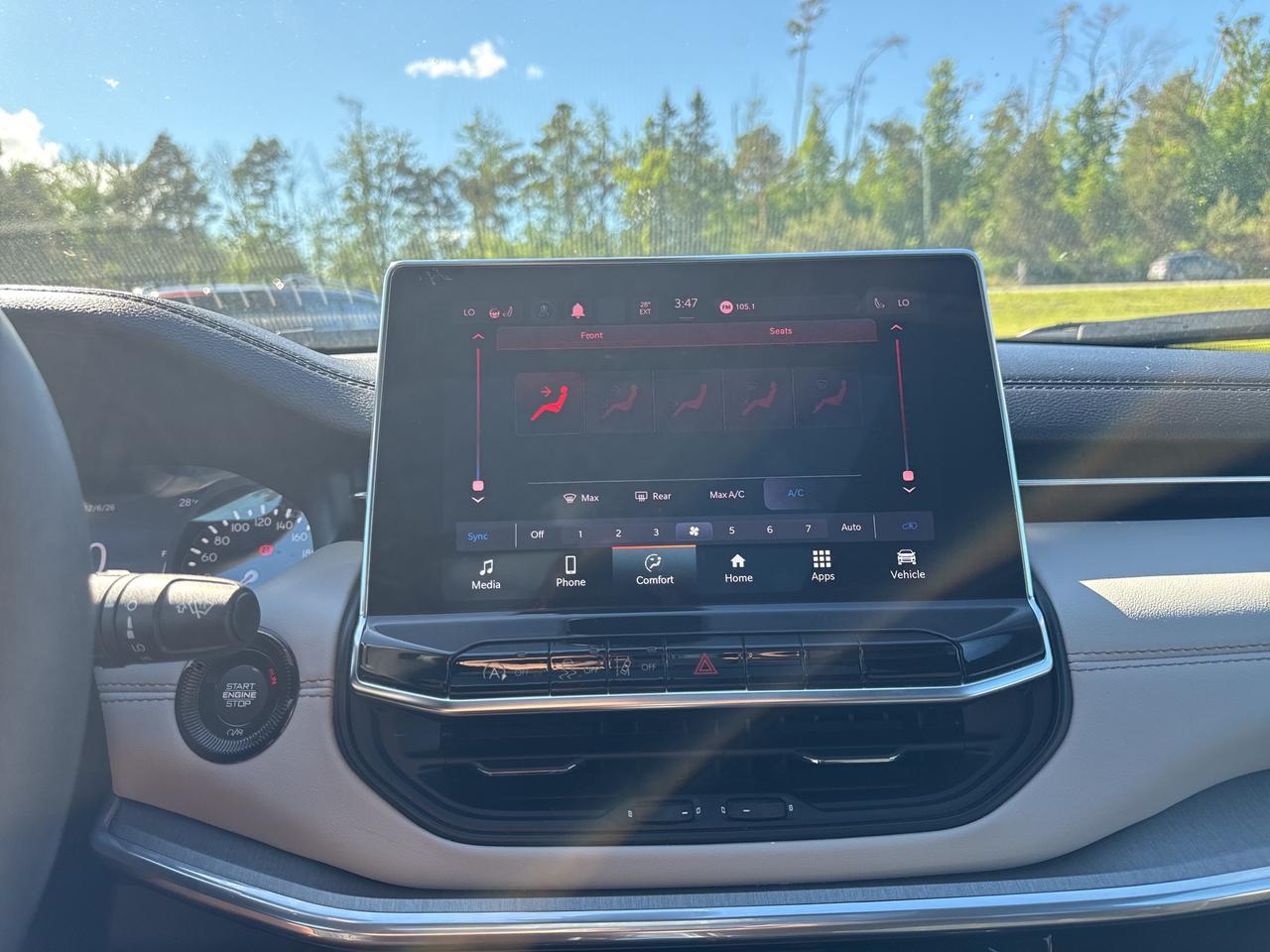 2023 Jeep Compass Limited - Pano Sunroof - Htd Leather/Wheel Photo