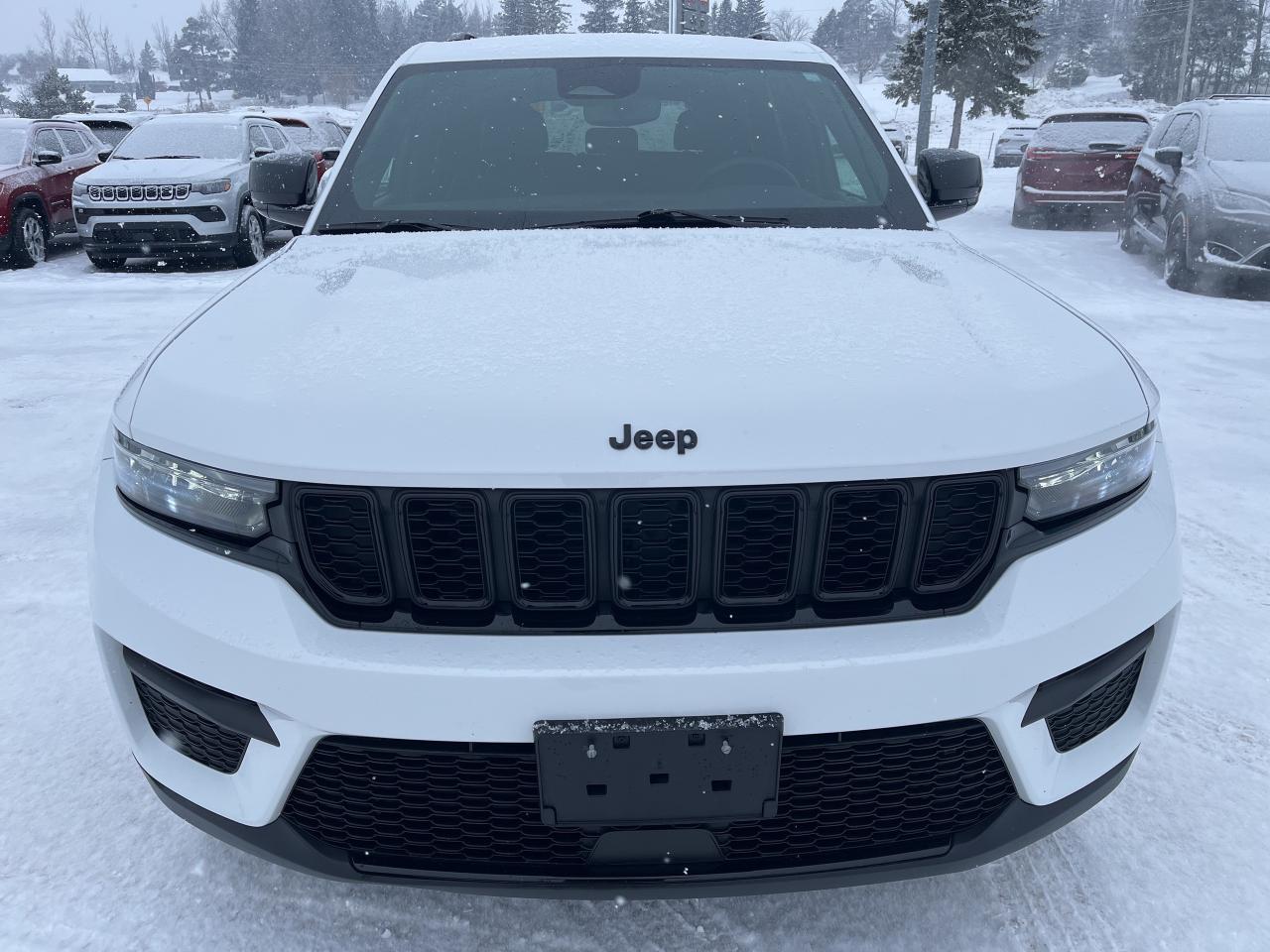 2024 Jeep Grand Cherokee Altitude - Htd Seats/Wheel - Adaptive Cruise Photo