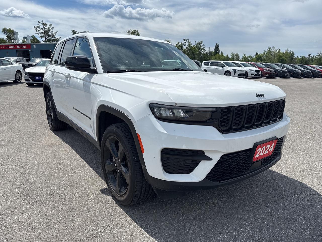 2024 Jeep Grand Cherokee Altitude - Htd Seats/Wheel - Adaptive Cruise Photo