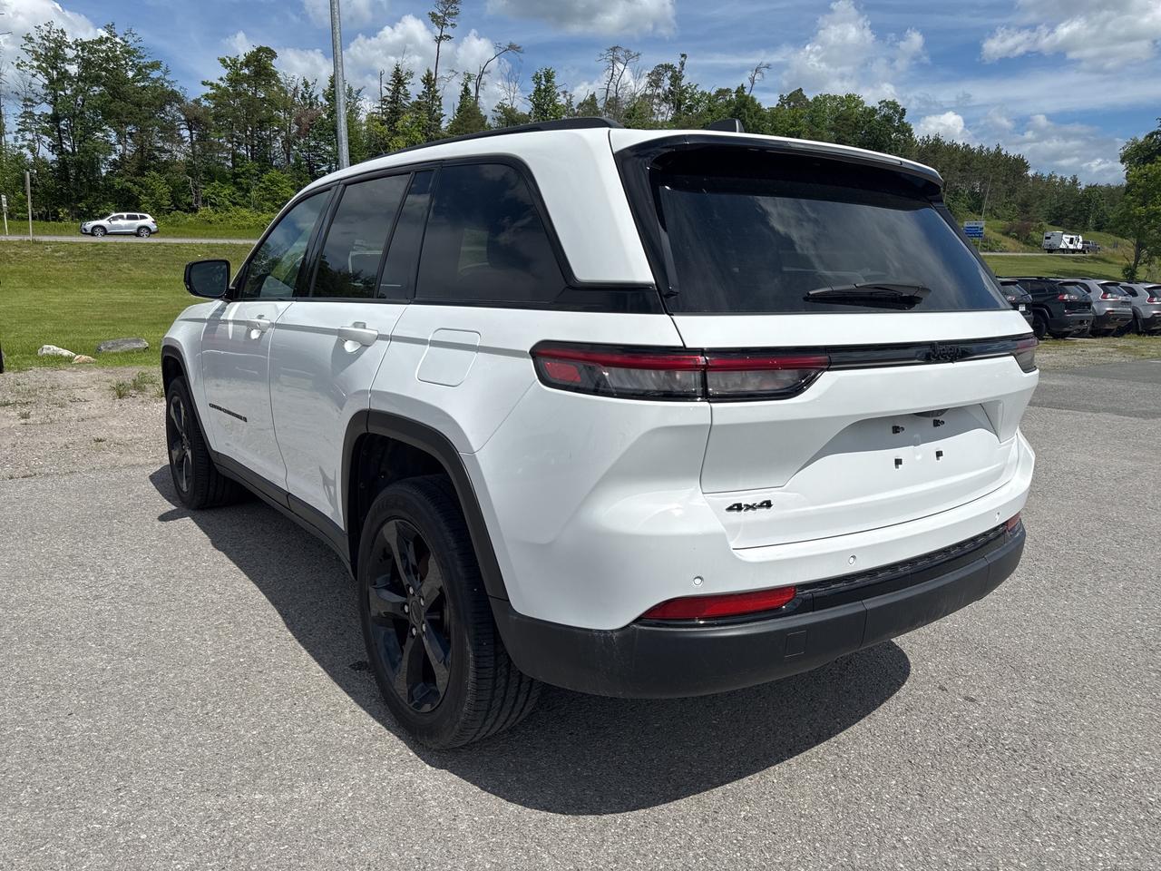 2024 Jeep Grand Cherokee Altitude - Htd Seats/Wheel - Adaptive Cruise Photo
