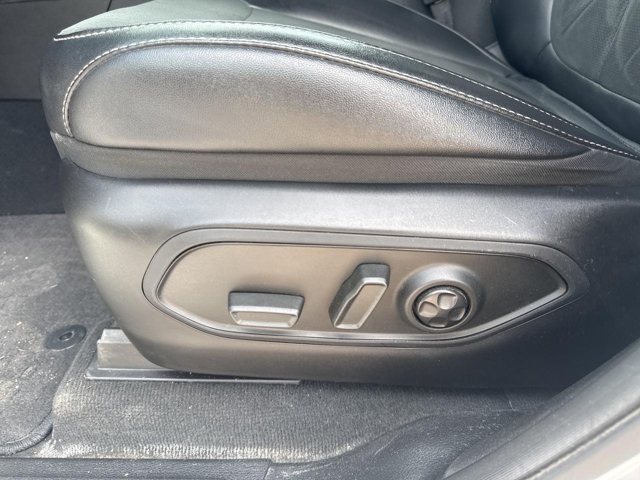 2024 Jeep Grand Cherokee Altitude - Htd Seats/Wheel - Adaptive Cruise Photo
