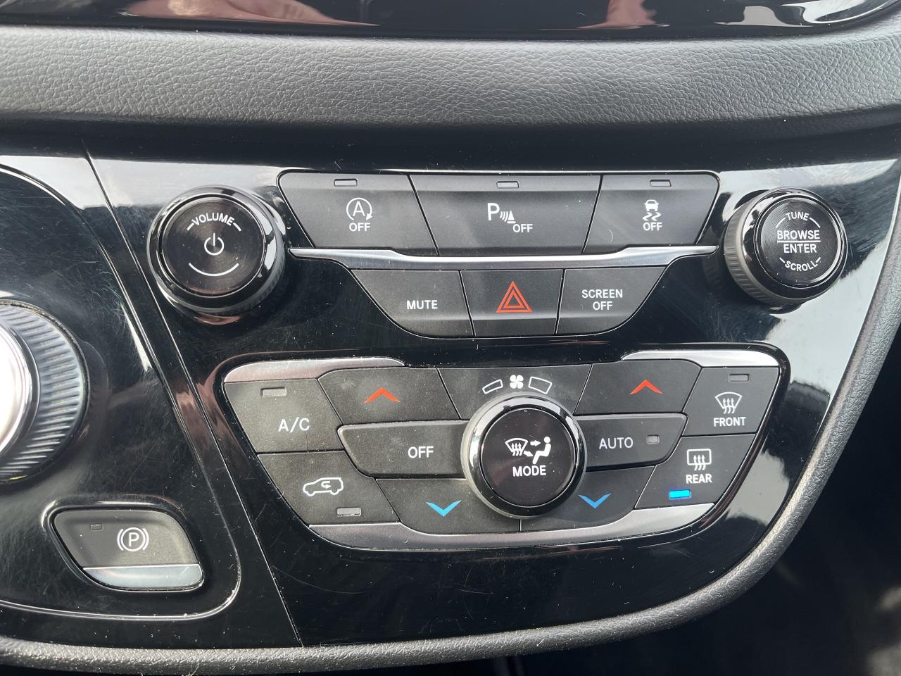 2018 Chrysler Pacifica Touring Plus - Nav - Remote Start Photo