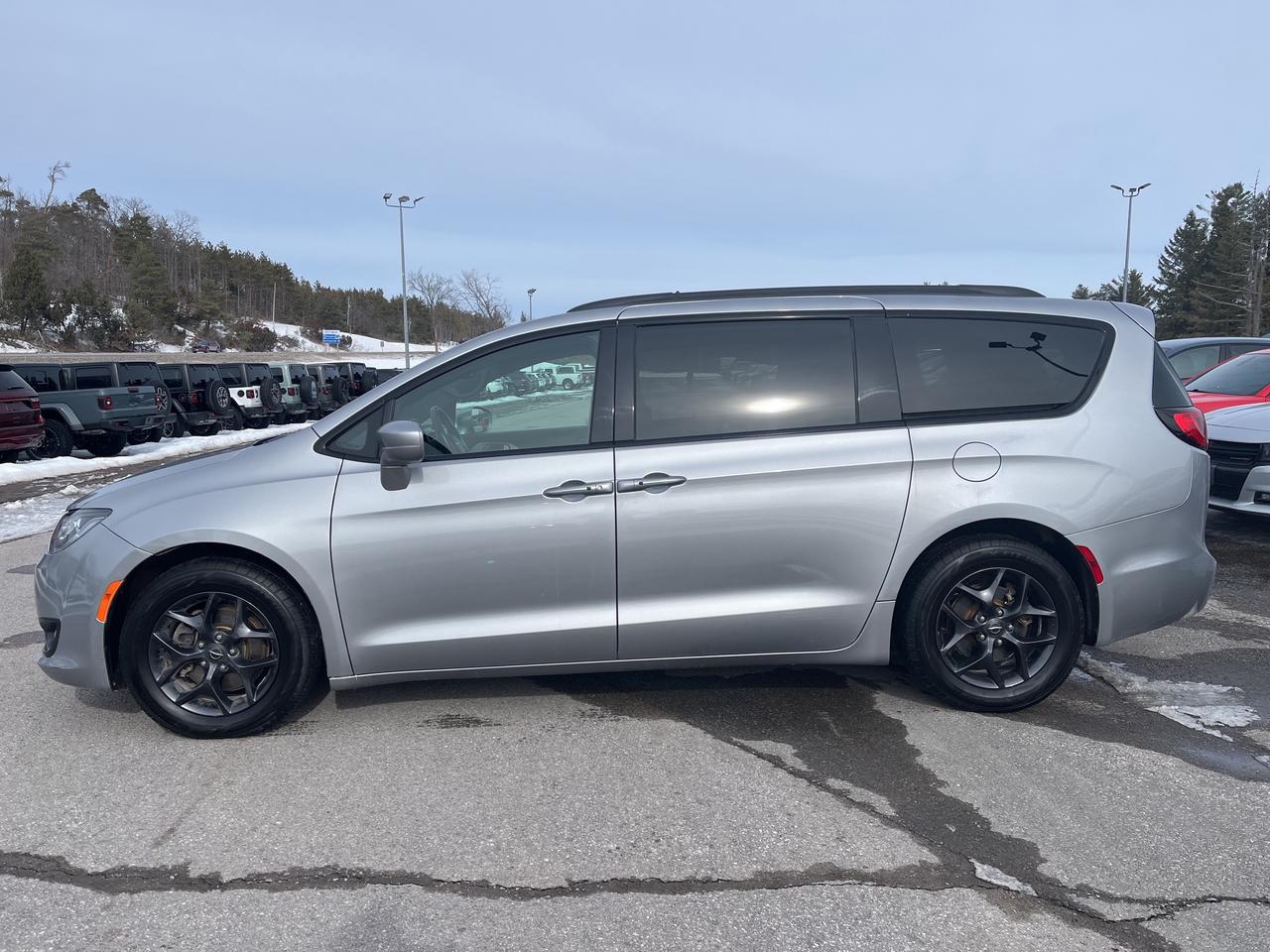 2018 Chrysler Pacifica Touring Plus - Nav - Remote Start Photo