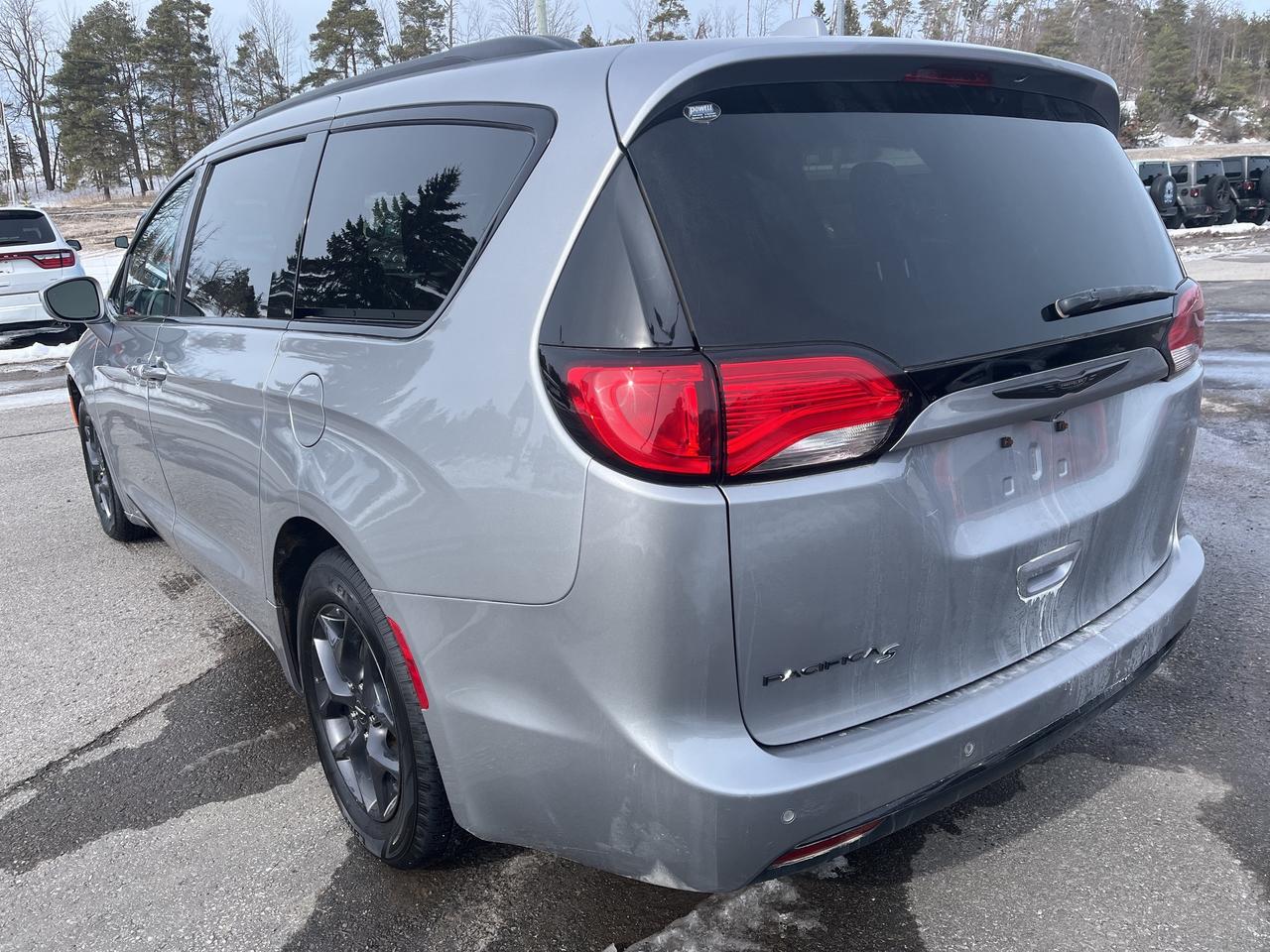 2018 Chrysler Pacifica Touring Plus - Nav - Remote Start Photo