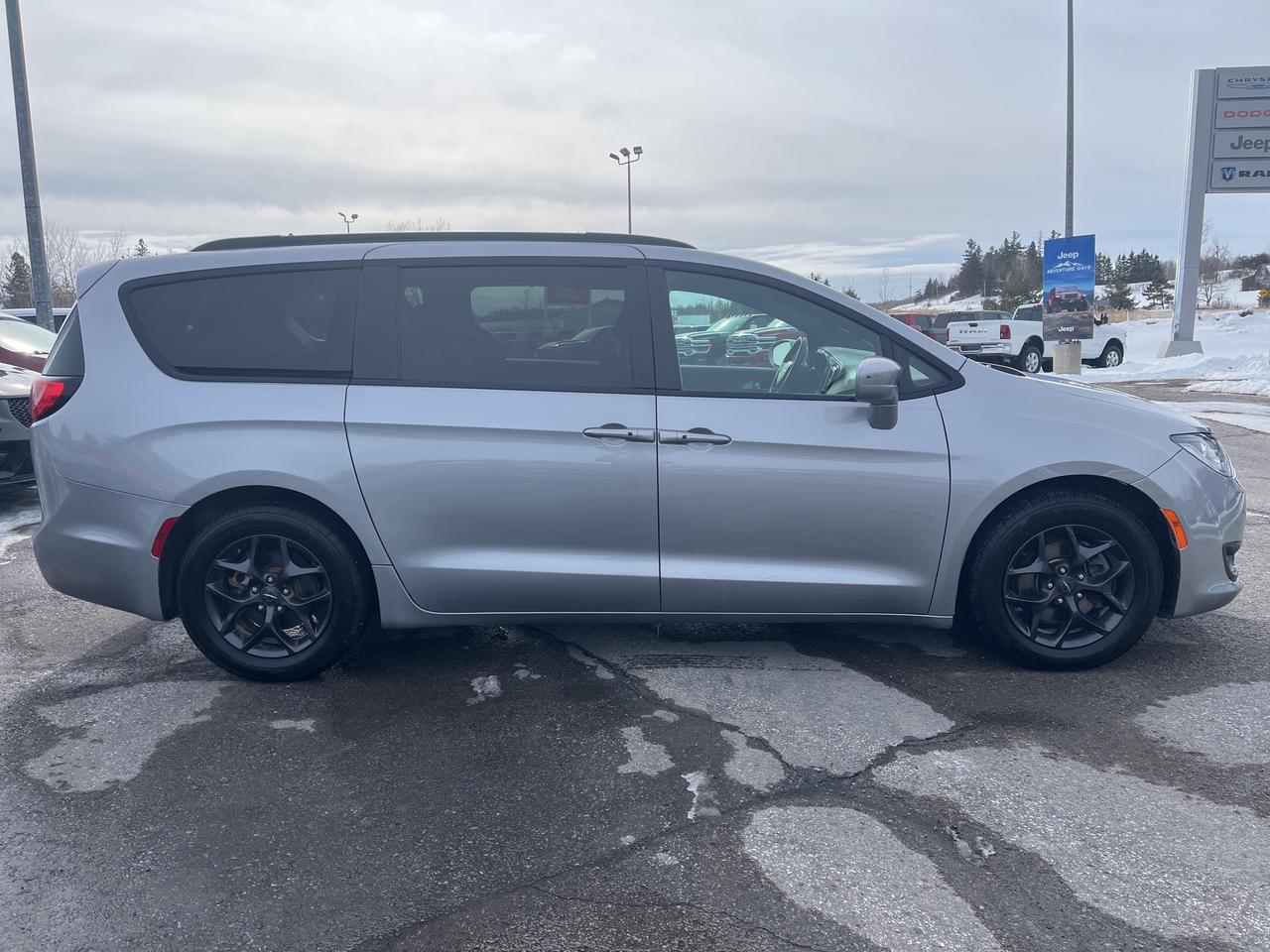 2018 Chrysler Pacifica Touring Plus - Nav - Remote Start Photo