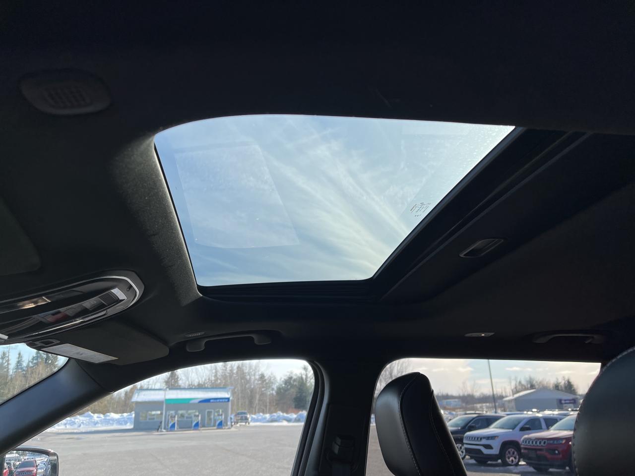 2024 Jeep Grand Cherokee L Altitude - Sunroof - 6 Passenger Photo