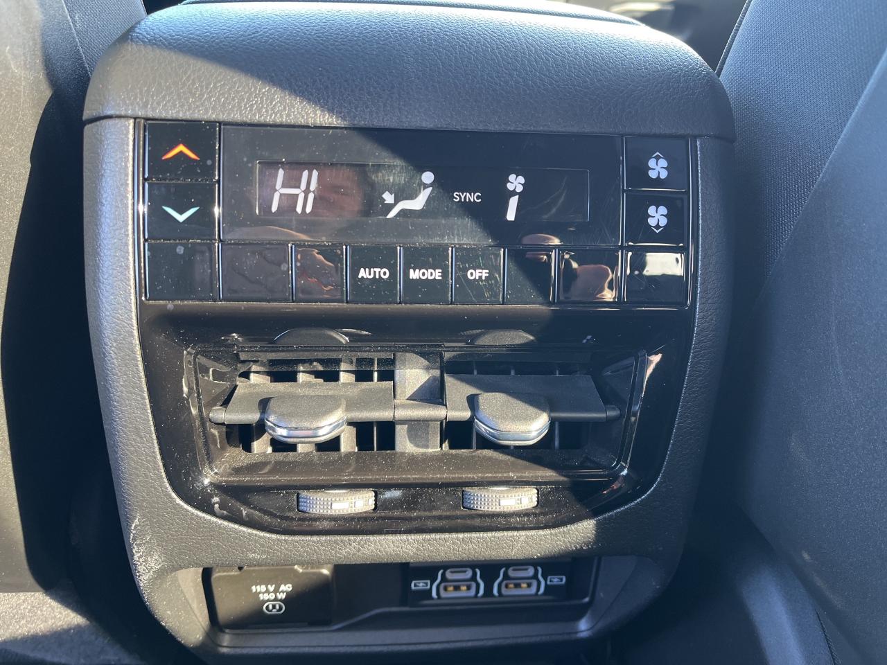 2024 Jeep Grand Cherokee L Altitude - Sunroof - 6 Passenger Photo