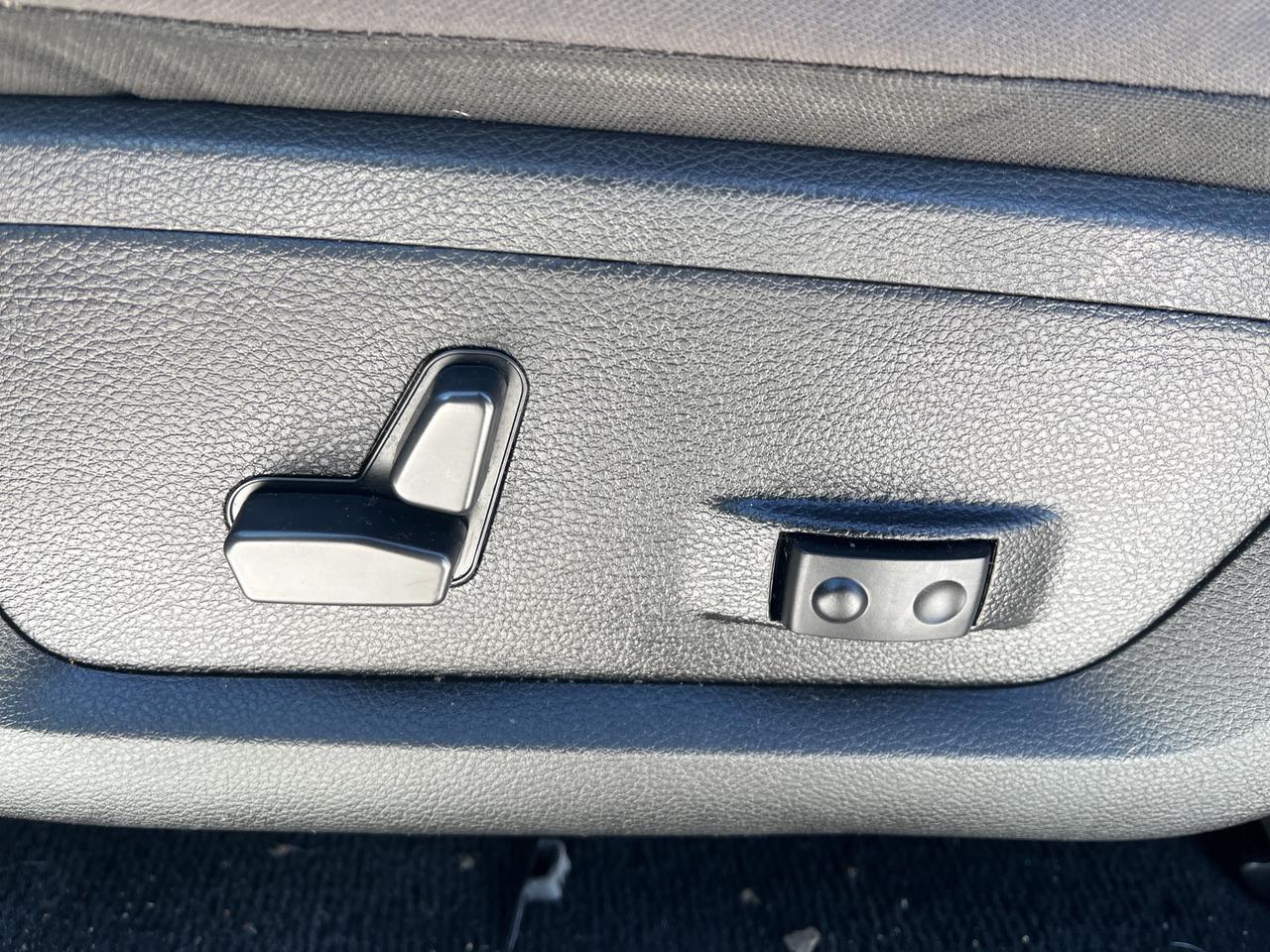 2022 RAM 1500 Classic SLT - Htd Seats/Wheel - Remote Start Photo