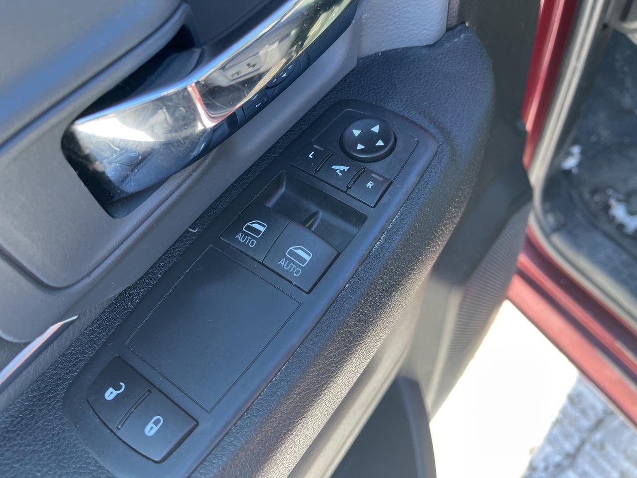 2022 RAM 1500 Classic SLT - Htd Seats/Wheel - Remote Start Photo