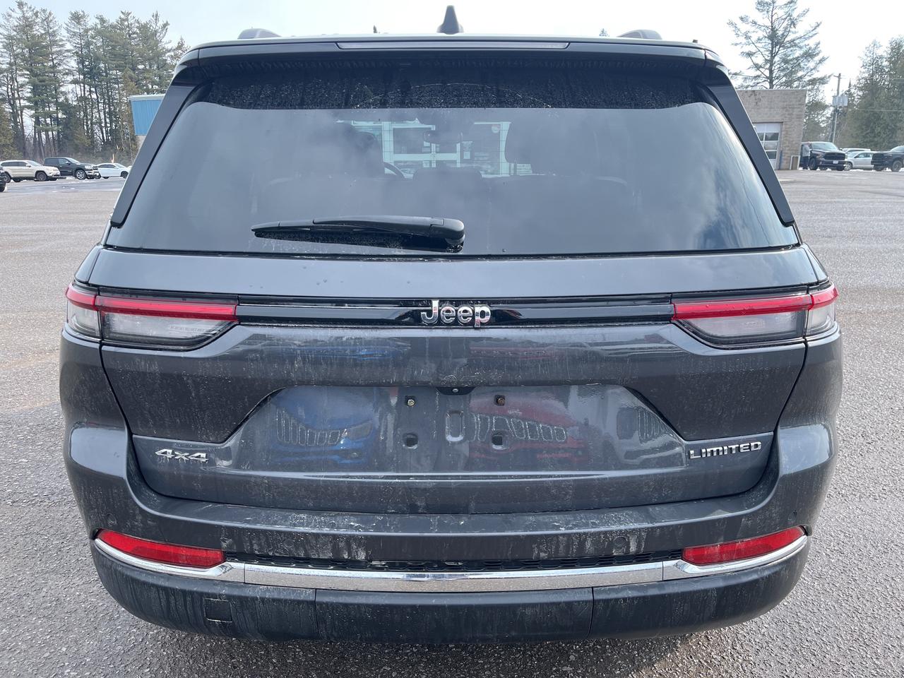 2022 Jeep Grand Cherokee Limited - Pano Sunroof - Nav Photo