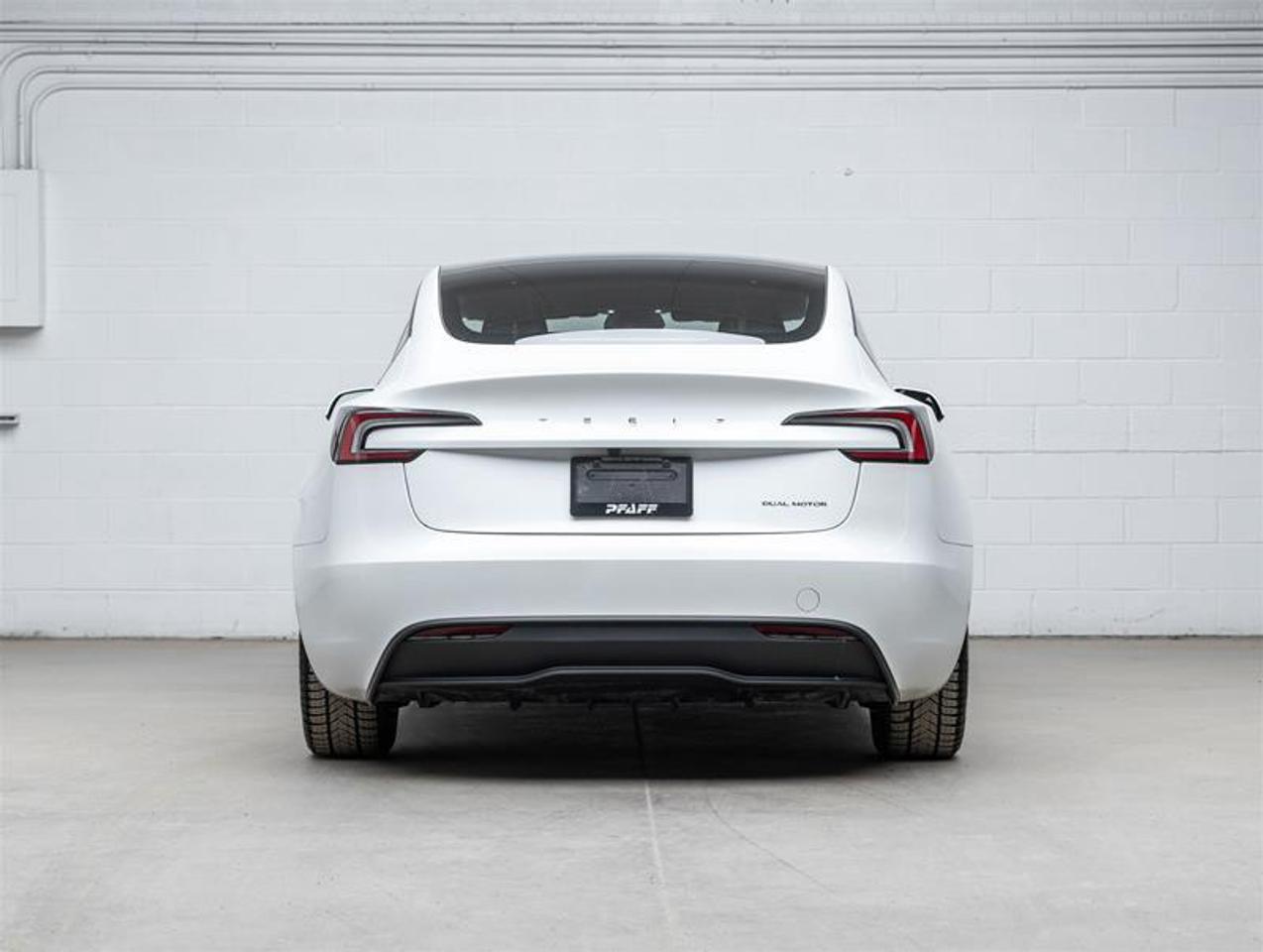 2025 Tesla Model 3  Photo