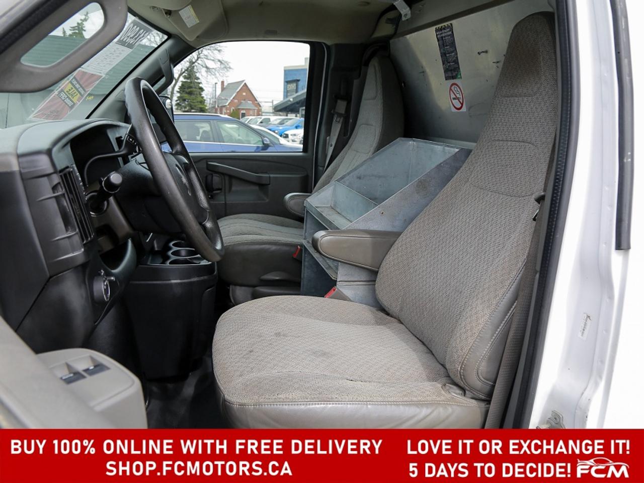 2016 GMC Savana 3500 ~AUTOMATIC, FULLY CERTIFIED WITH WARRANTY!!!! Photo