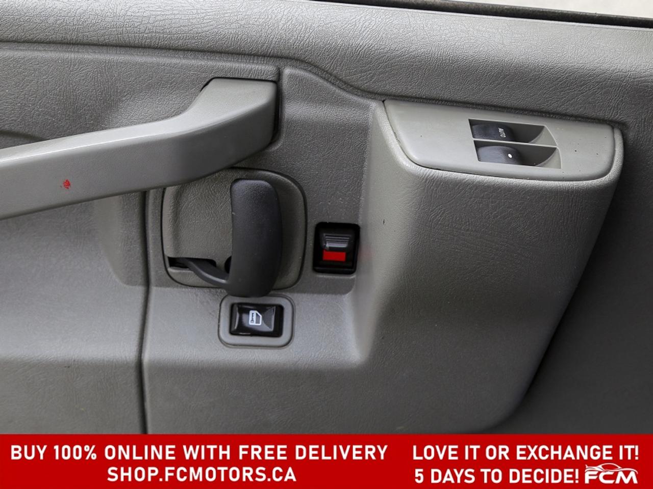 2016 GMC Savana 3500 ~AUTOMATIC, FULLY CERTIFIED WITH WARRANTY!!!! Photo