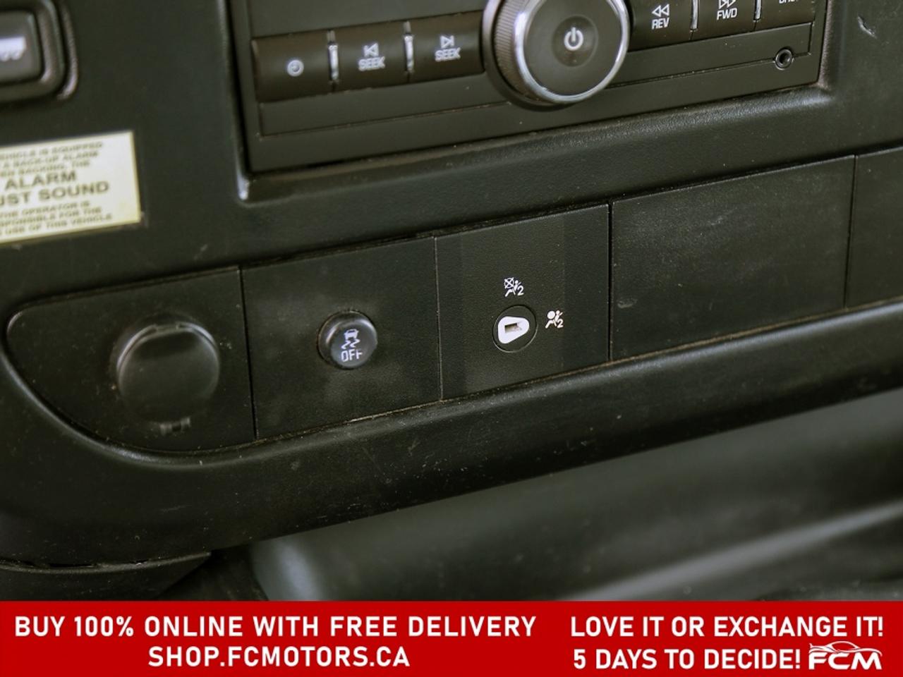 2016 GMC Savana 3500 ~AUTOMATIC, FULLY CERTIFIED WITH WARRANTY!!!! Photo