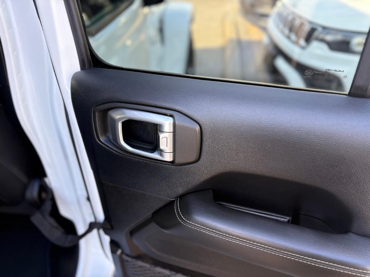 2019 Jeep WRANGLER UNLIMITED Sahara 4dr 4x4 Photo