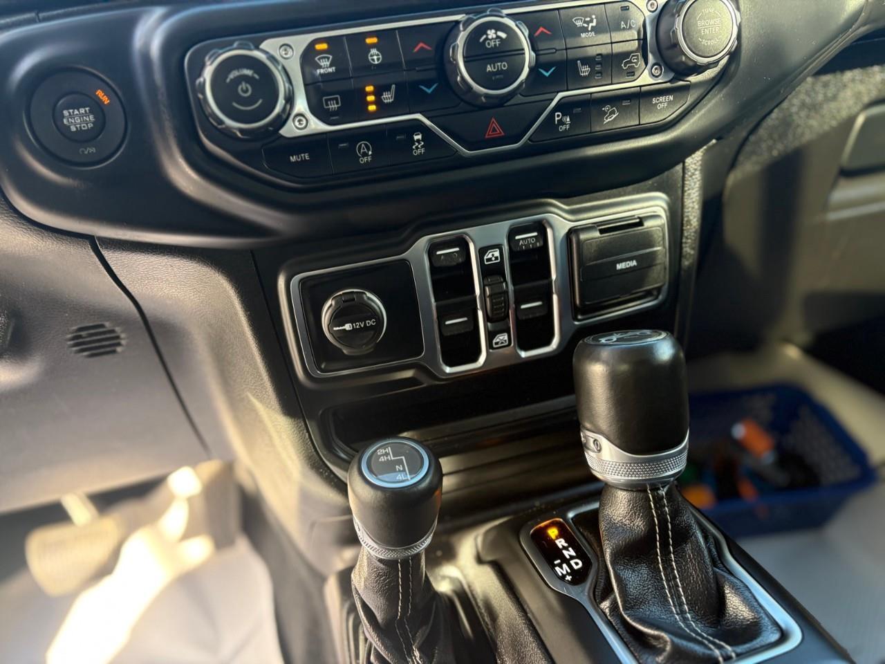 2019 Jeep WRANGLER UNLIMITED Sahara 4dr 4x4 Photo