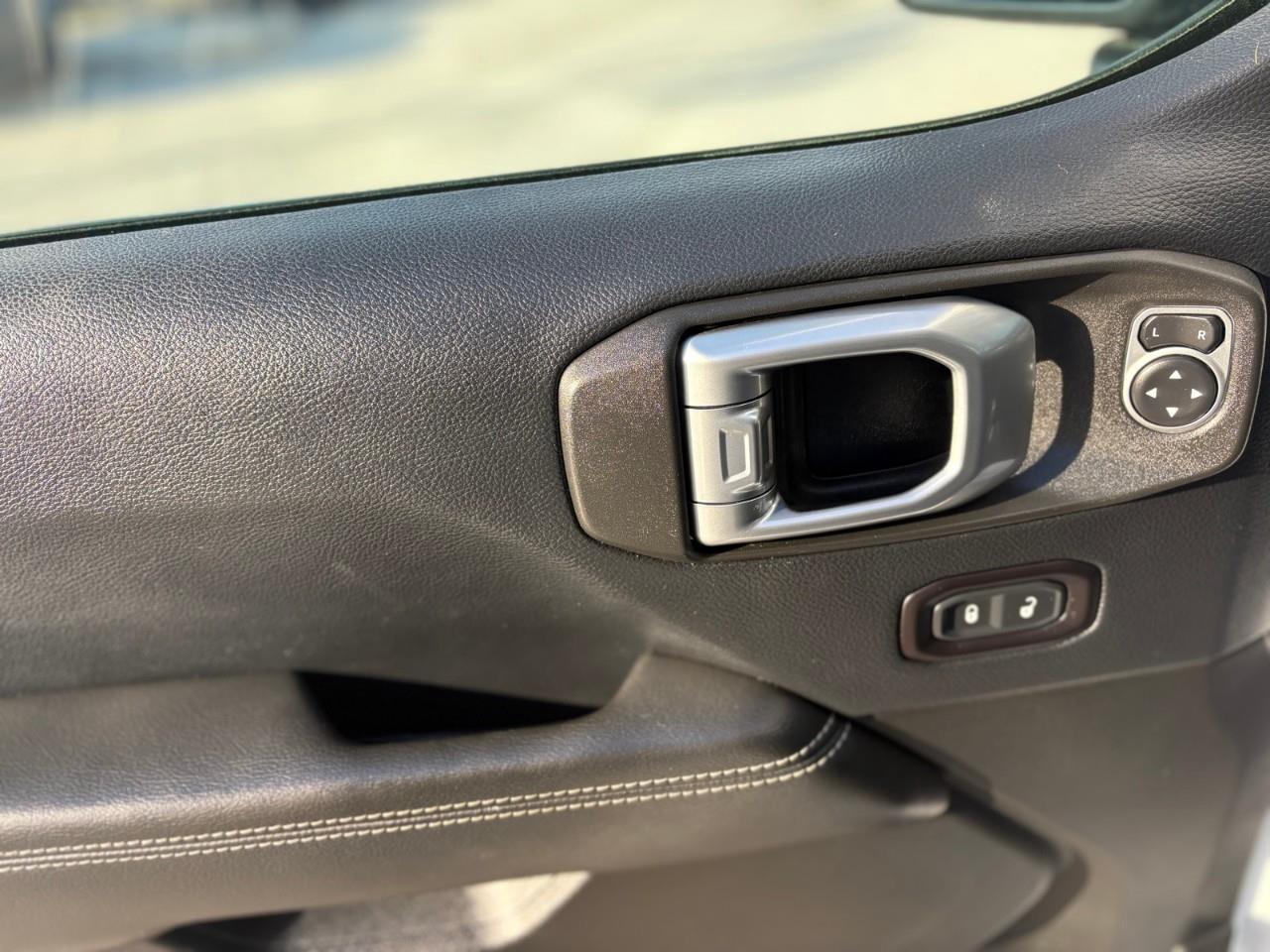 2019 Jeep WRANGLER UNLIMITED Sahara 4dr 4x4 Photo