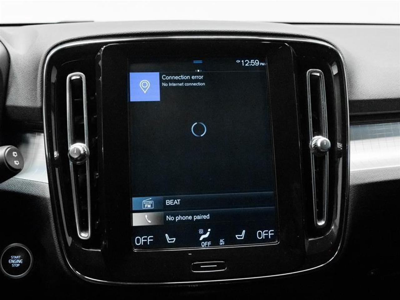 2020 Volvo XC40 T4 Momentum 4dr All-Wheel Drive Photo