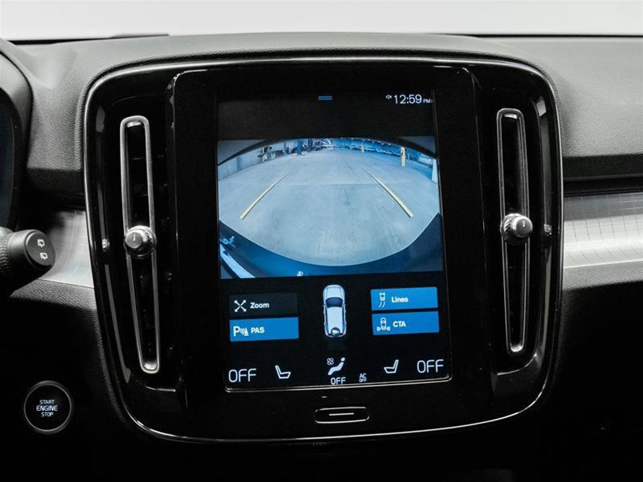 2020 Volvo XC40 T4 Momentum 4dr All-Wheel Drive Photo