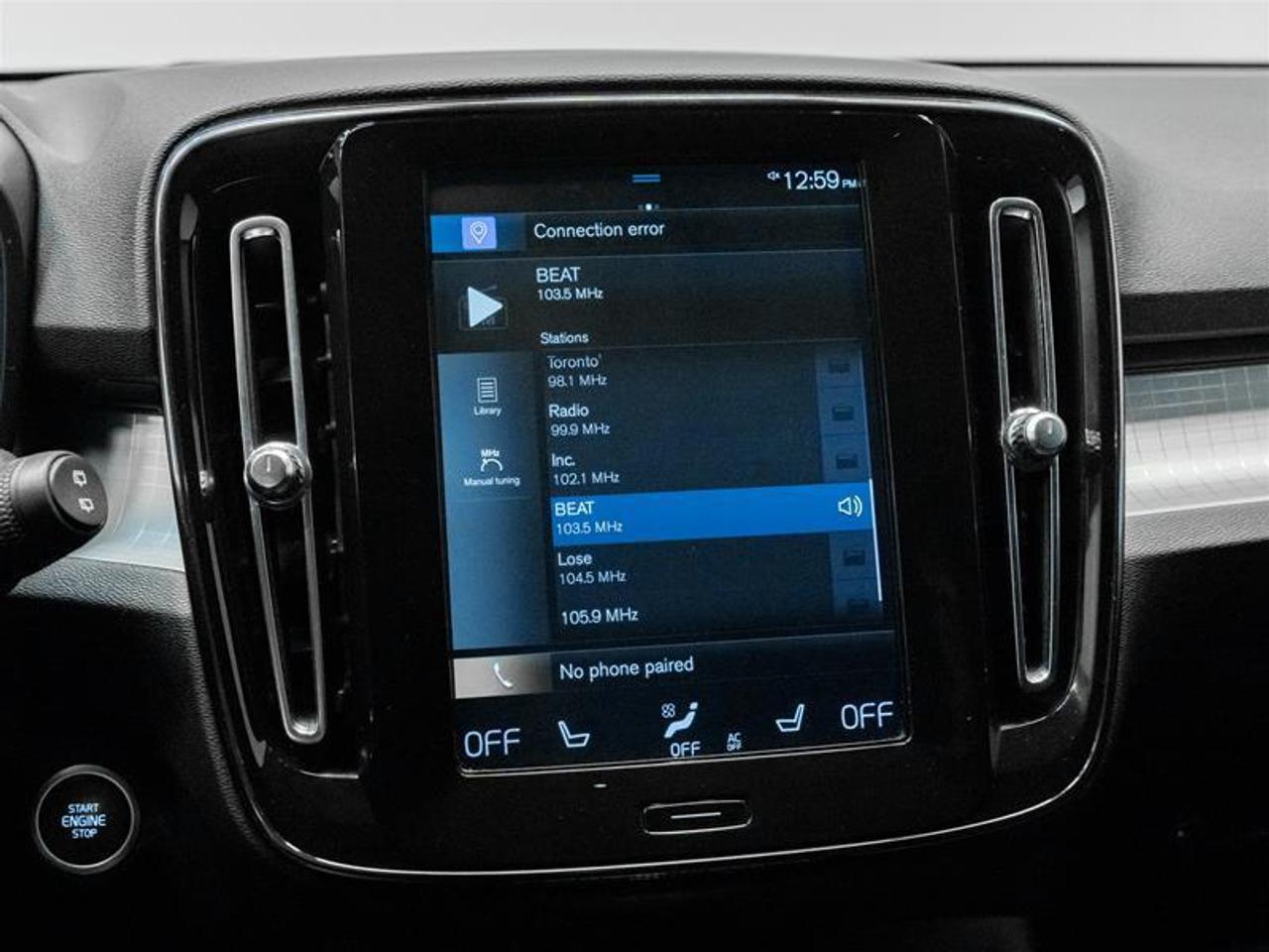 2020 Volvo XC40 T4 Momentum 4dr All-Wheel Drive Photo