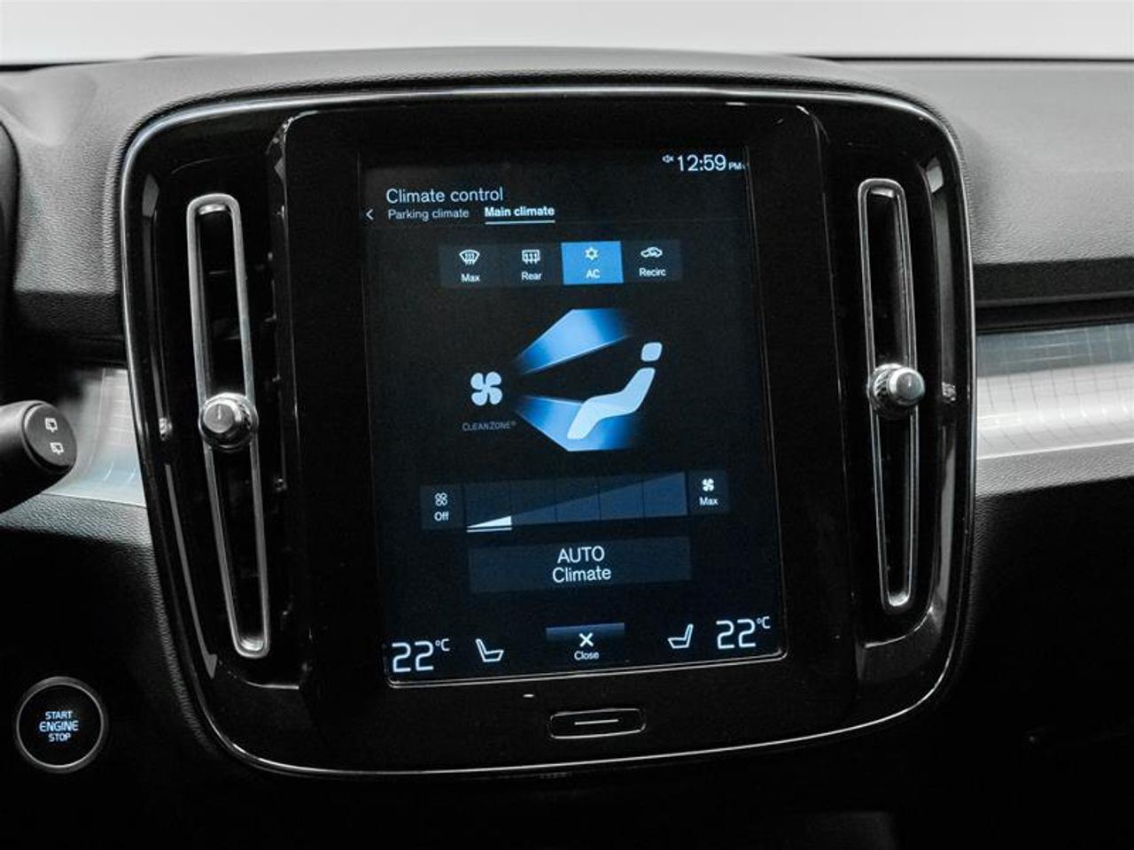 2020 Volvo XC40 T4 Momentum 4dr All-Wheel Drive Photo