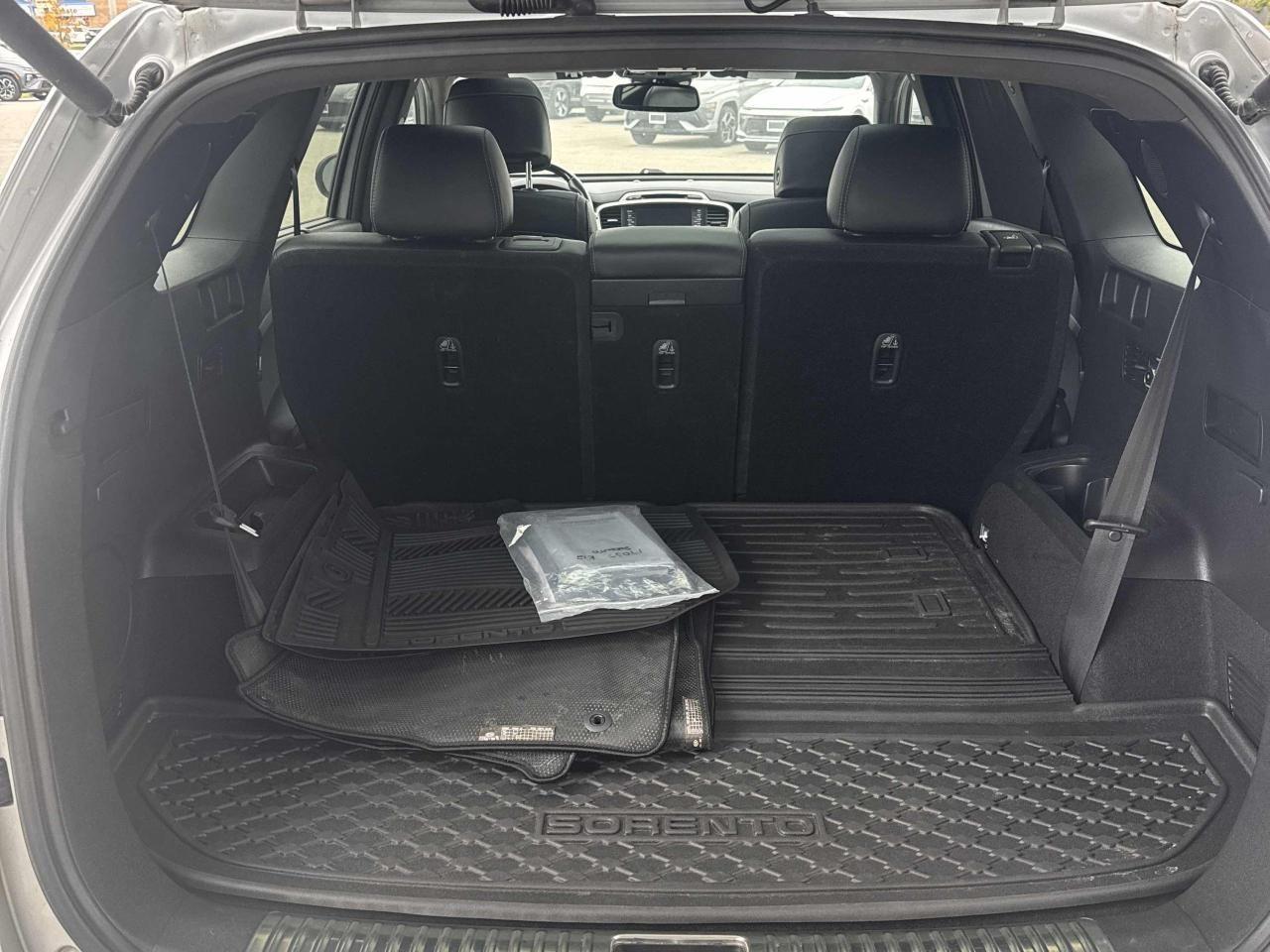 2017 Kia Sorento SX | AWD | 7 Seats | Leather | Roof | Nav 360° Cam Photo