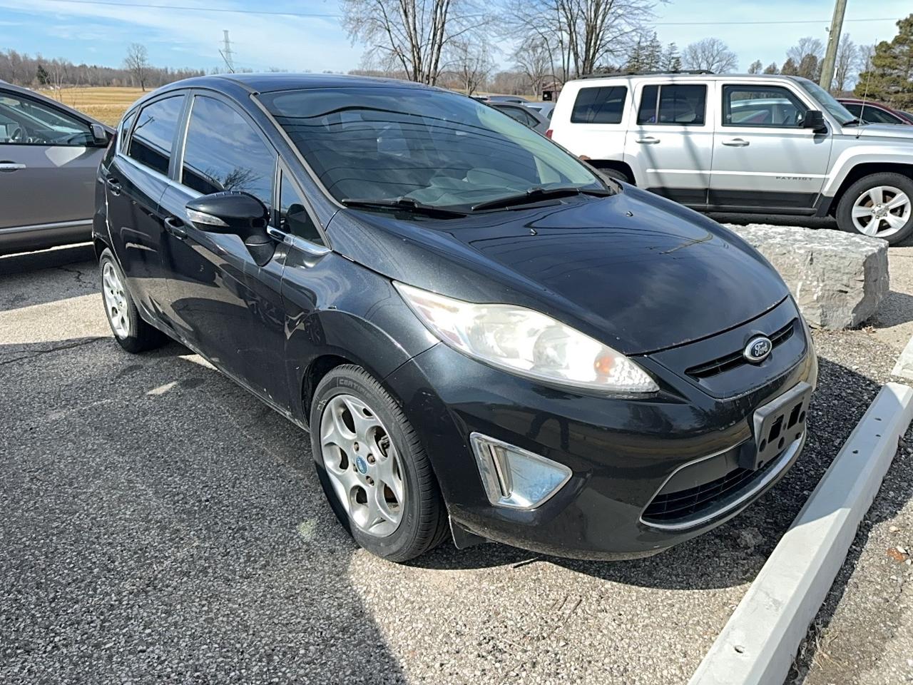 2011 Ford Fiesta SES Photo