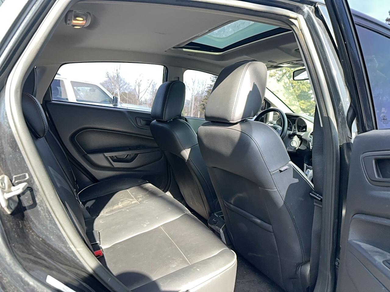 2011 Ford Fiesta SES Photo