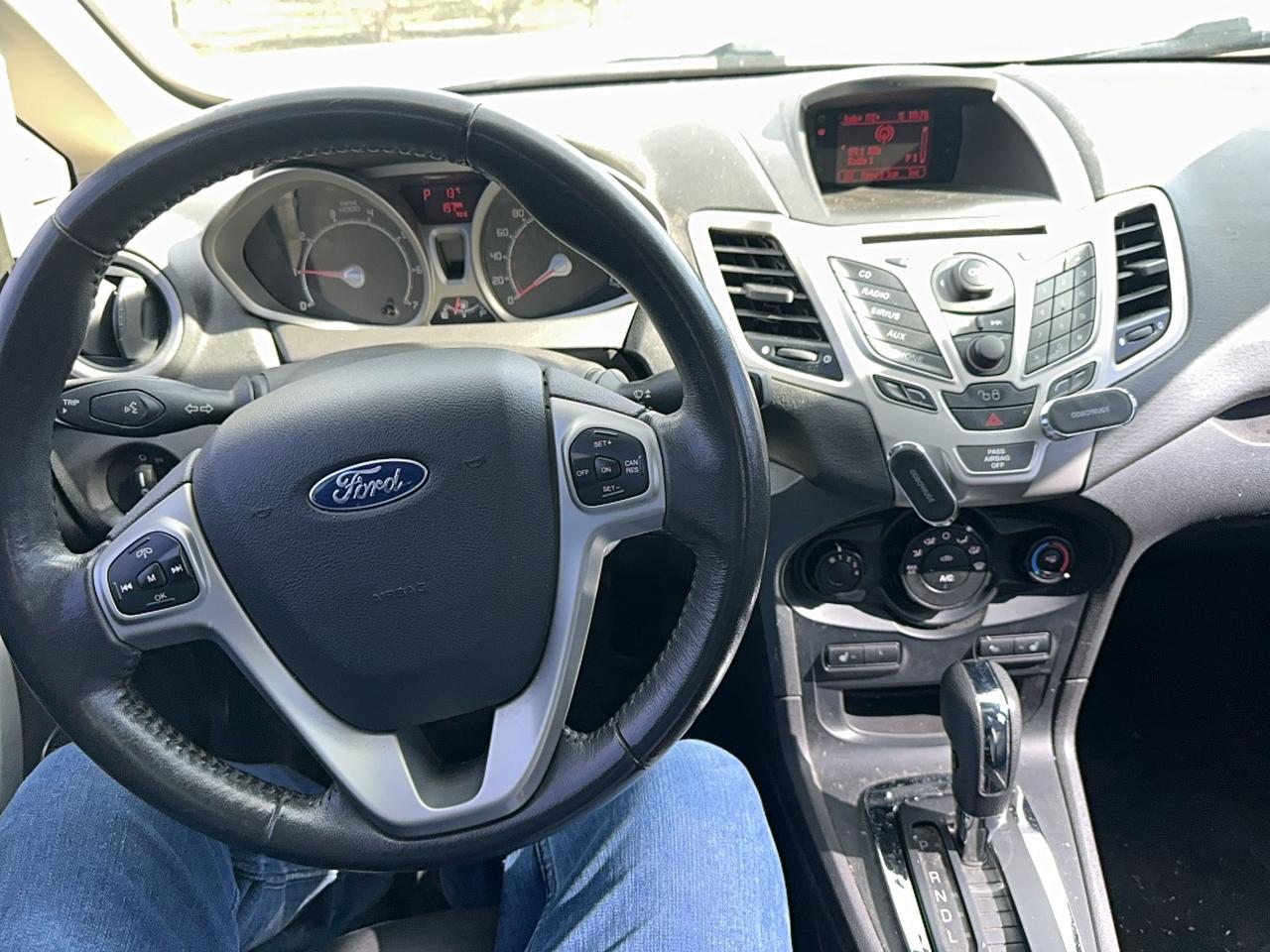 2011 Ford Fiesta SES Photo