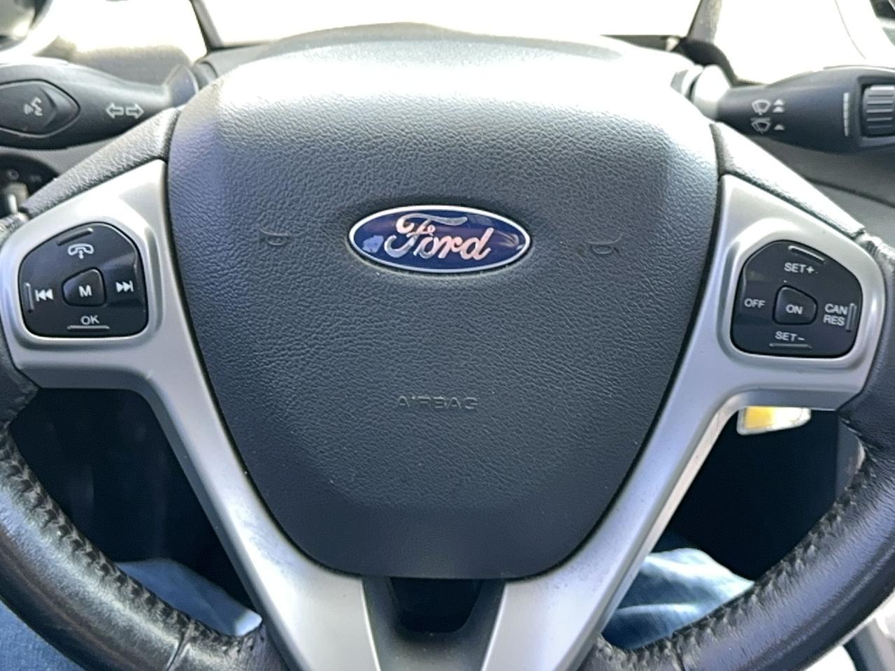 2011 Ford Fiesta SES Photo