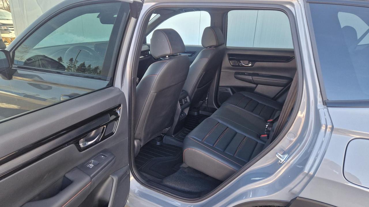 2026 Honda CR-V TOURING HYBRID Photo4