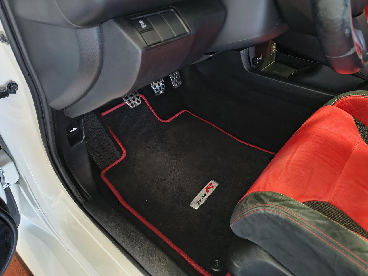 2018 Honda Civic Type R Photo0