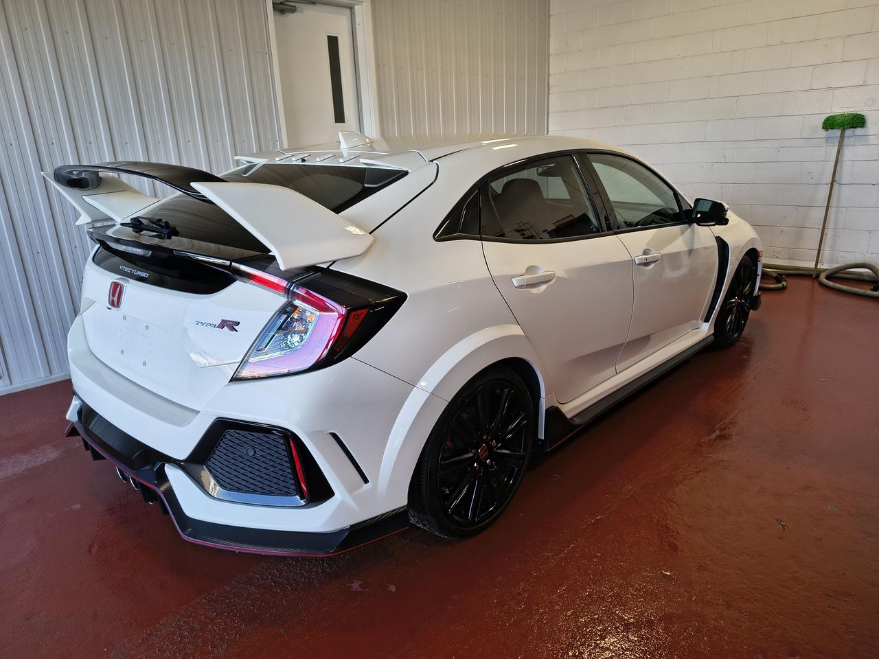 2018 Honda Civic Type R Photo0