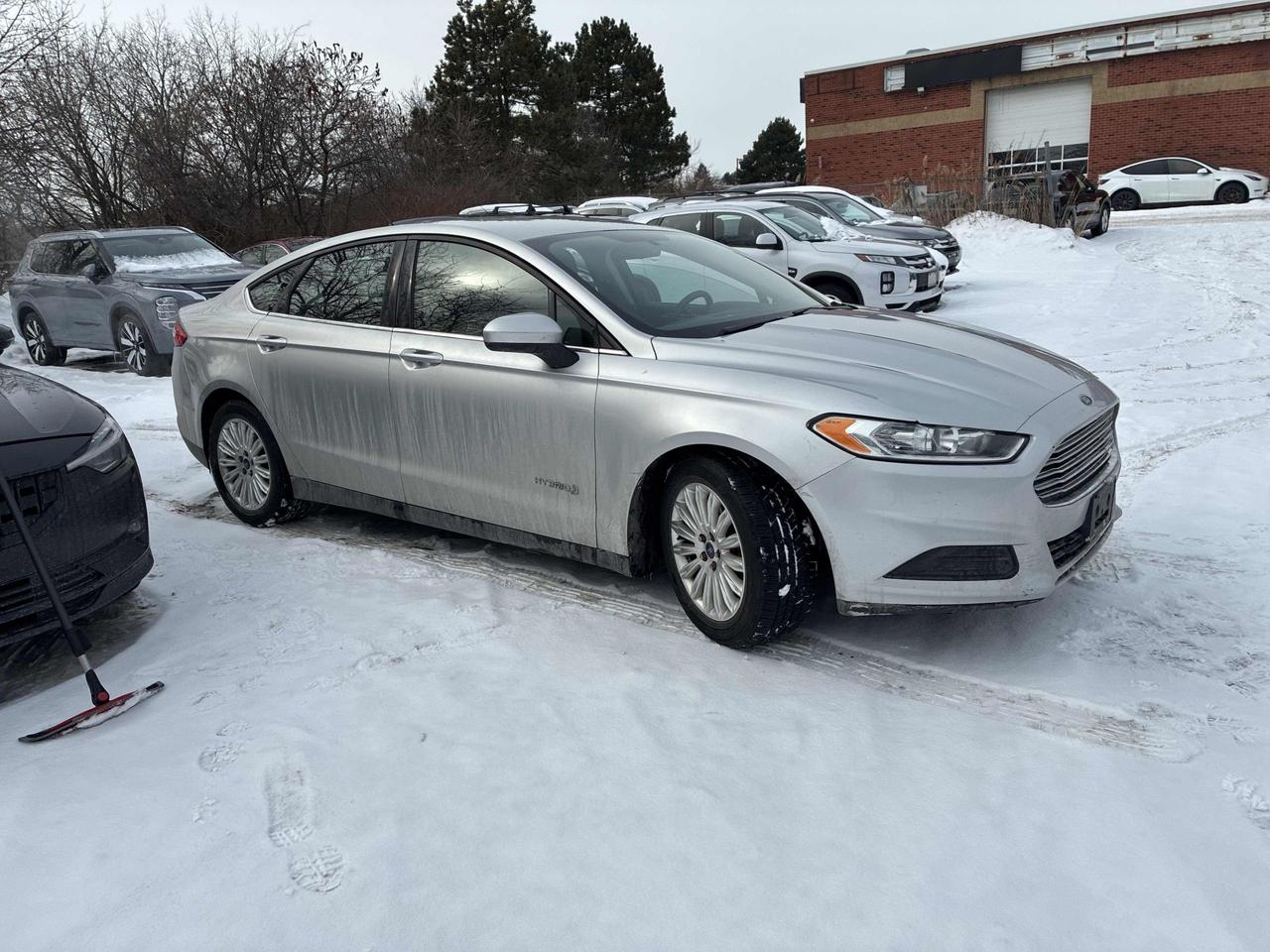 2016 Ford Fusion S Hybrid | Auto | Bluetooth | Cam | Alloys & More! Photo13