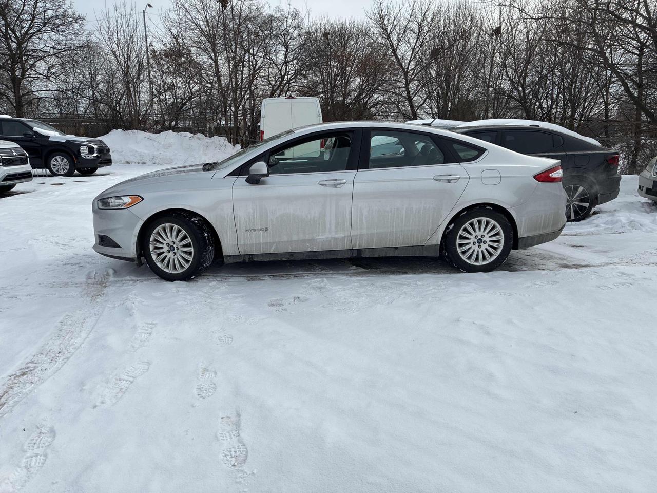 2016 Ford Fusion S Hybrid | Auto | Bluetooth | Cam | Alloys & More! Photo