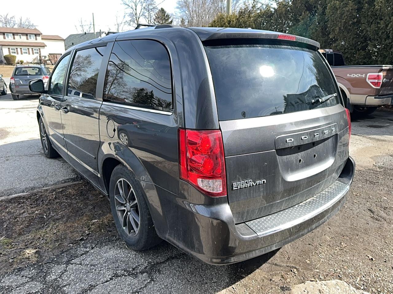 2017 Dodge Grand Caravan SXT Premium Plus Photo