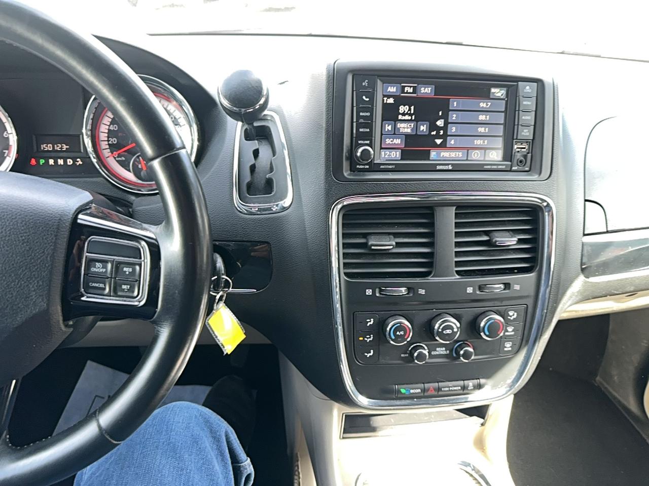 2017 Dodge Grand Caravan SXT Premium Plus Photo