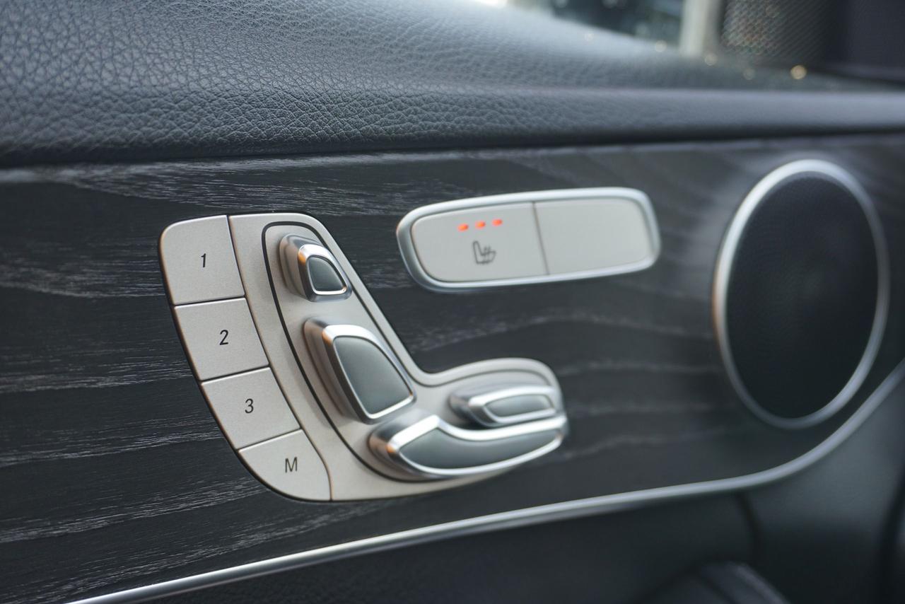 2020 Mercedes-Benz C-Class WAGON / NO ACCIDENTS / SPORT PACKAGE / LOADED Photo