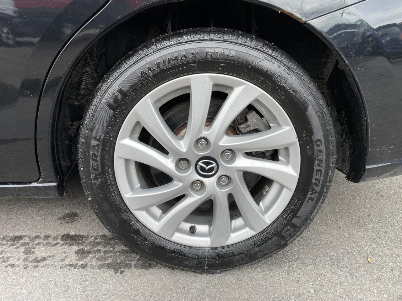 2015 Mazda MAZDA5 GS Photo